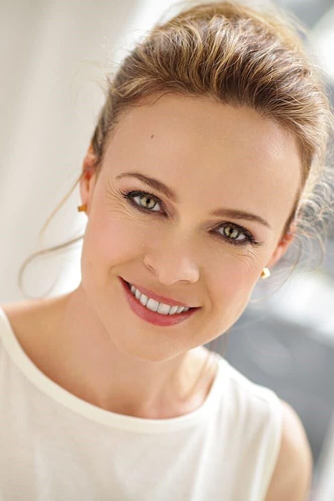 Tami Stronach