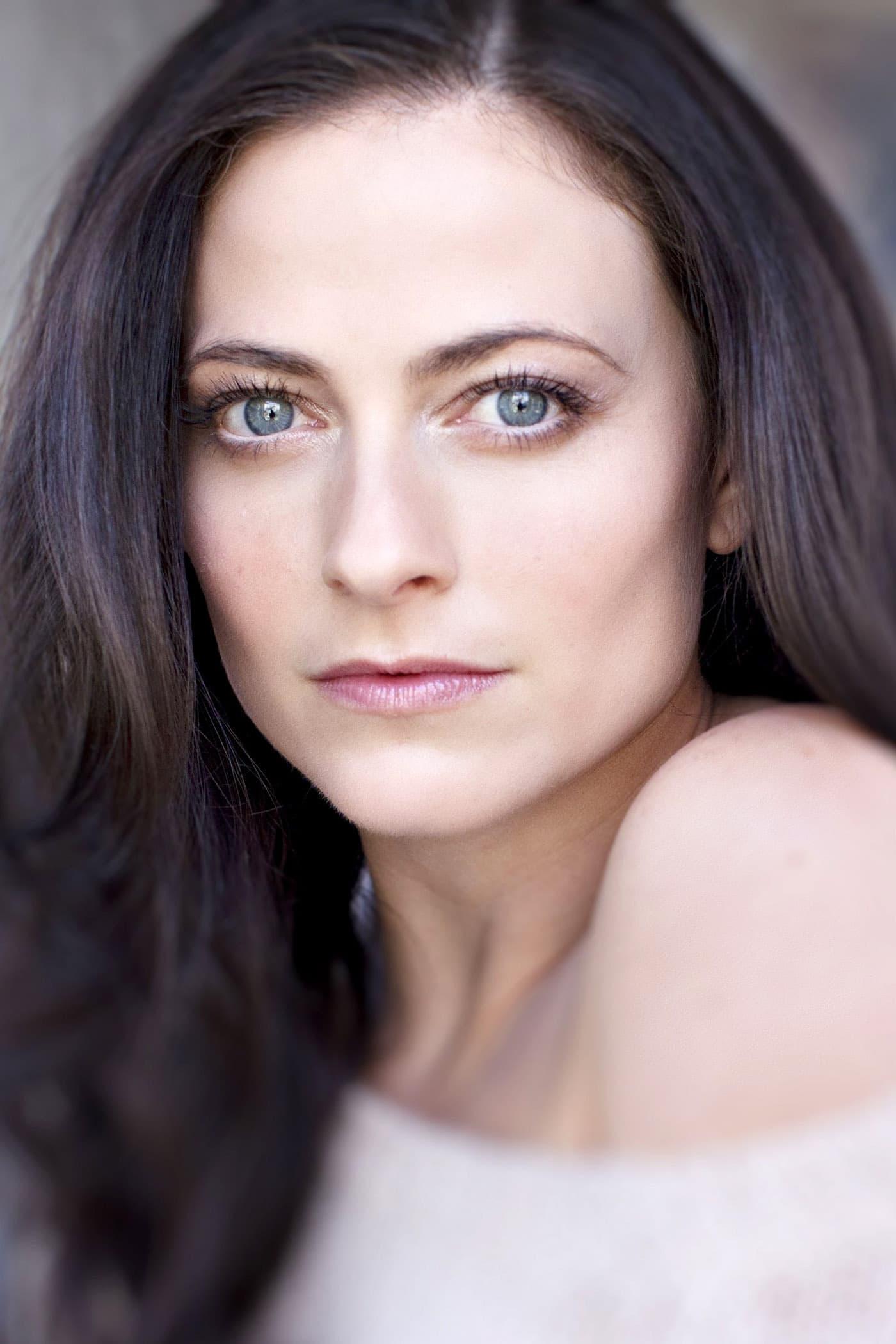 Lara Pulver